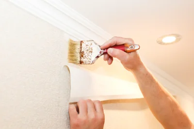 Pose de papier peint à Astillé — revêtements muraux et toiles de verre